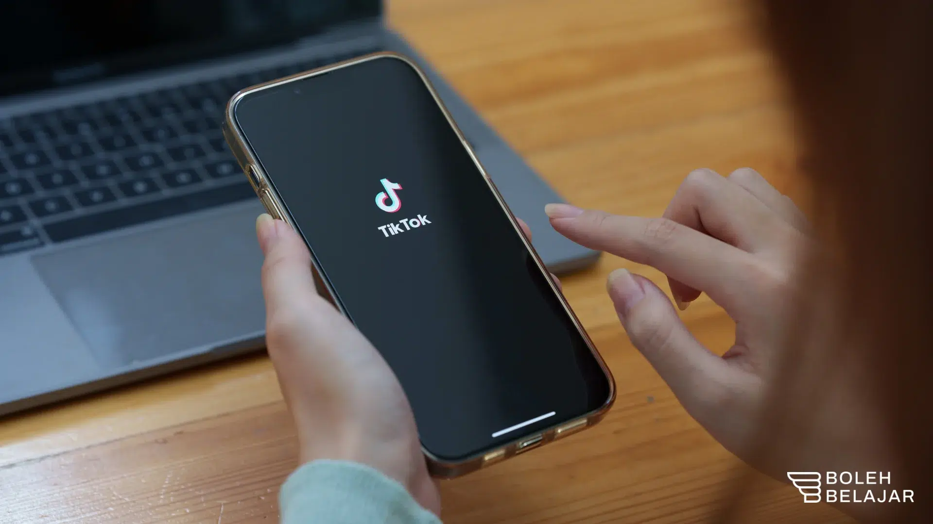 Mengoptimalkan Potensi Bisnis dengan TikTok Shop: Cara Berjualan Efektif di Platform Populer.