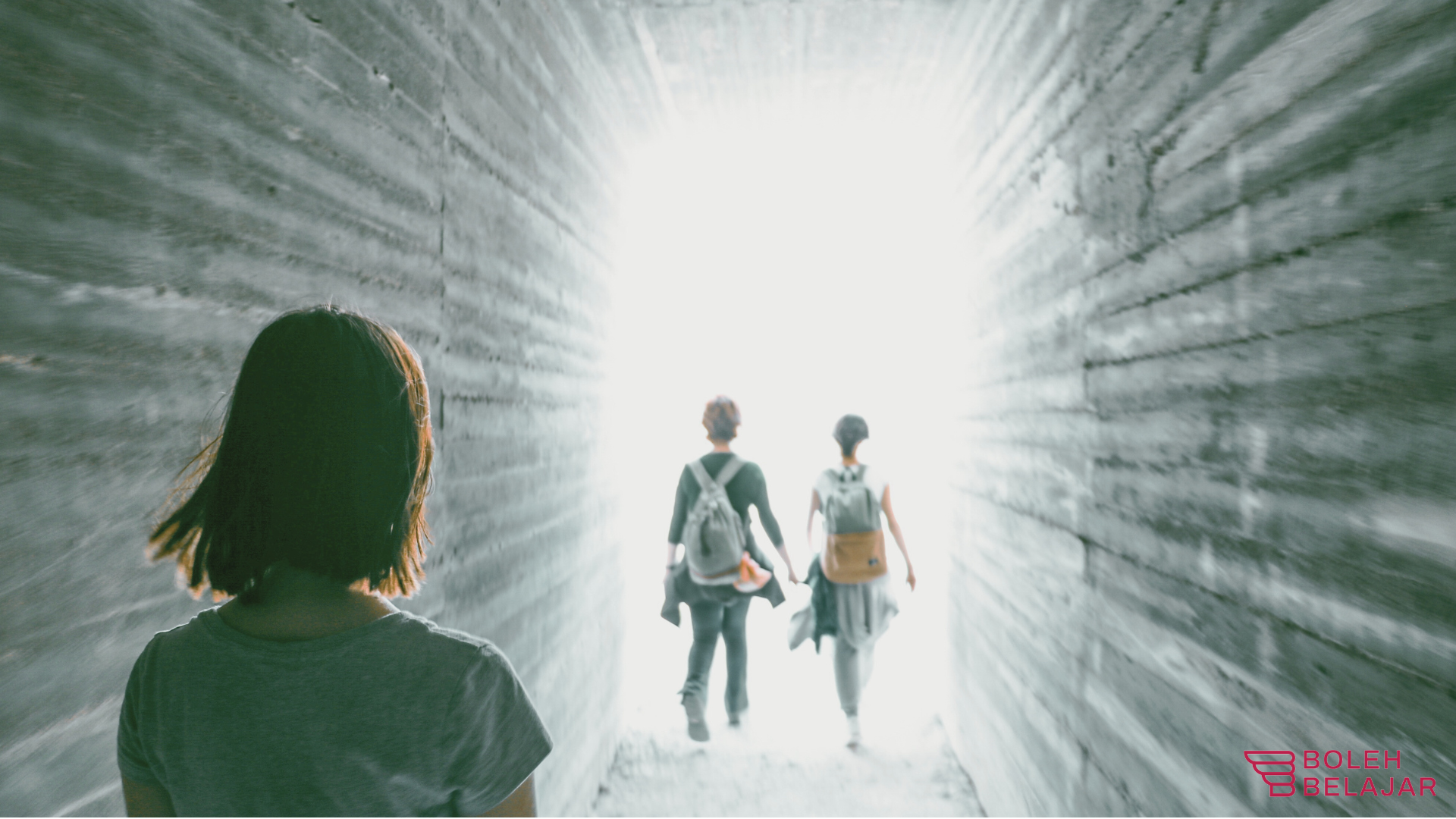 Feeling Left Behind? Saat Kamu Merasa Semua Orang Melangkah Lebih Dulu